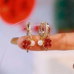 Brinco Flor e Pérola Brilhante <strong>(COMPRE 1 PAR LEVE 2)</strong>