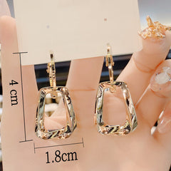 Brinco Quadrado Brilhante <strong>(COMPRE 1 PAR LEVE 2)</strong>